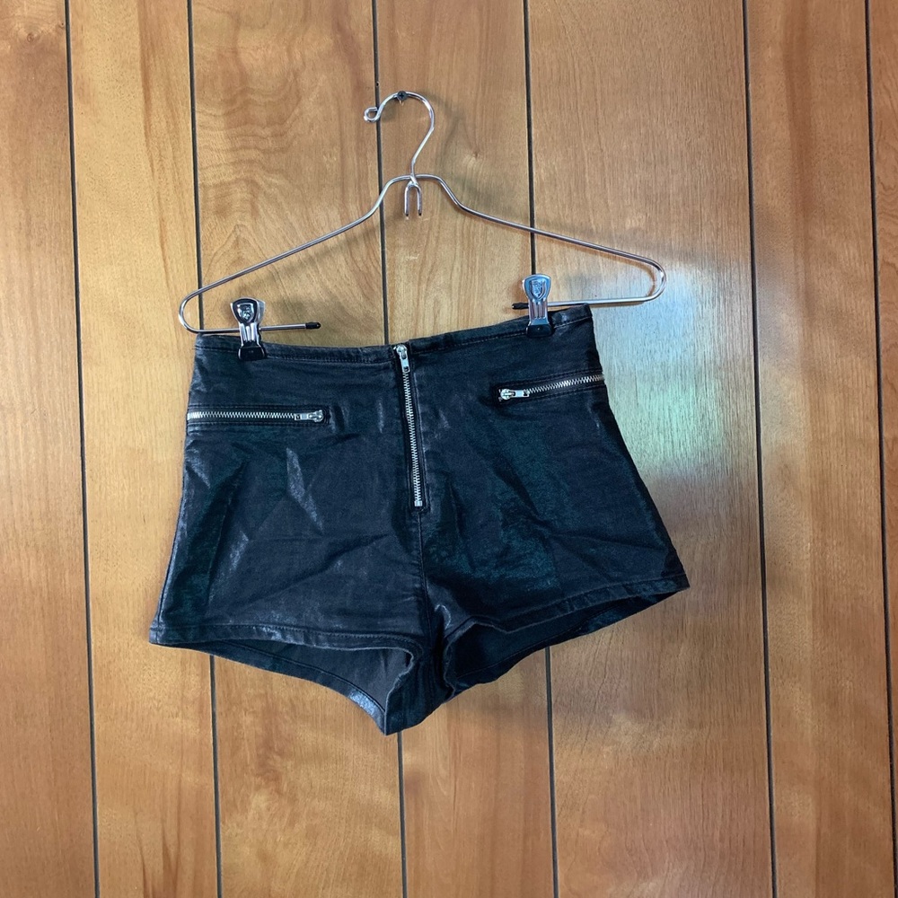 H & M high waist black shorts